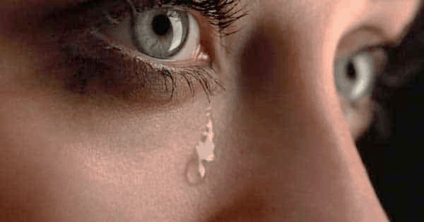 تفسير البكاء الشديد على شخص عزيز عليك في المنام
